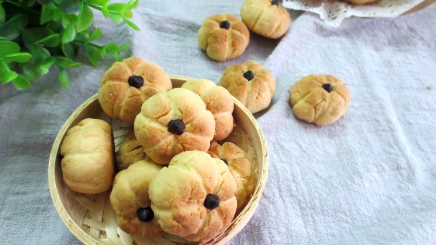Adorable Pumpkin Shaped Cookies Recipe – From Baking Fail to Cute Fall Treats