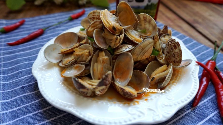 Spicy Stir-Fried Clams: The Irresistible Seafood Dish That’ll Make Your Tongue Dance Spicy Stir-Fried Clams: The Irresistible Seafood Dish That’ll Make Your Tongue Dance