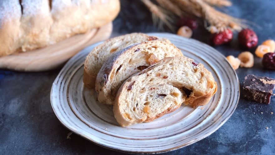 Red Date Longan Whole Wheat Soft European Bread: A Nutritious Treat for All (Especially Great for Cramps!)