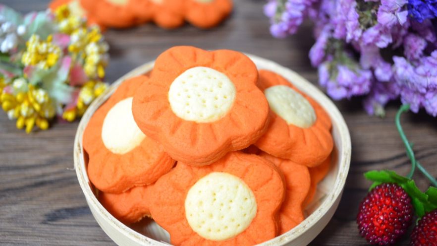 Golden Cheese Sunflower Cookies Recipe | Adorable Homemade Treats with Step-by-Step Guide Golden Cheese Sunflower Cookies Recipe | Adorable Homemade Treats with Step-by-Step Guide
