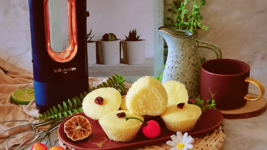 Fluffy Steamed Yogurt Cake Recipe: Soft, Moist, and Perfect for Sensitive Teeth