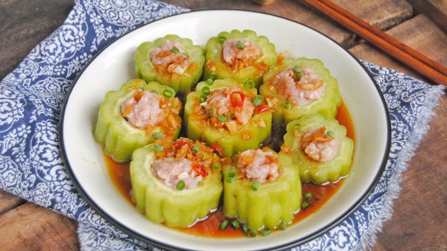 Stuffed Bitter Melon Recipe: How to Make Kid-Friendly, Non-Bitter Bitter Melon Stuffed with Pork and Mushrooms