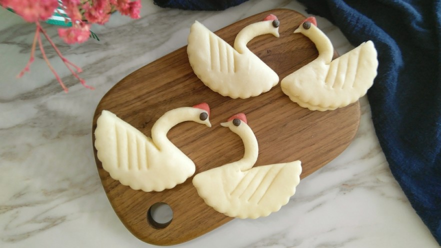 White Swan Steamed Bun Buns: A Fun, Fluffy DIY Recipe That’s Perfect for Breakfast or Snacks